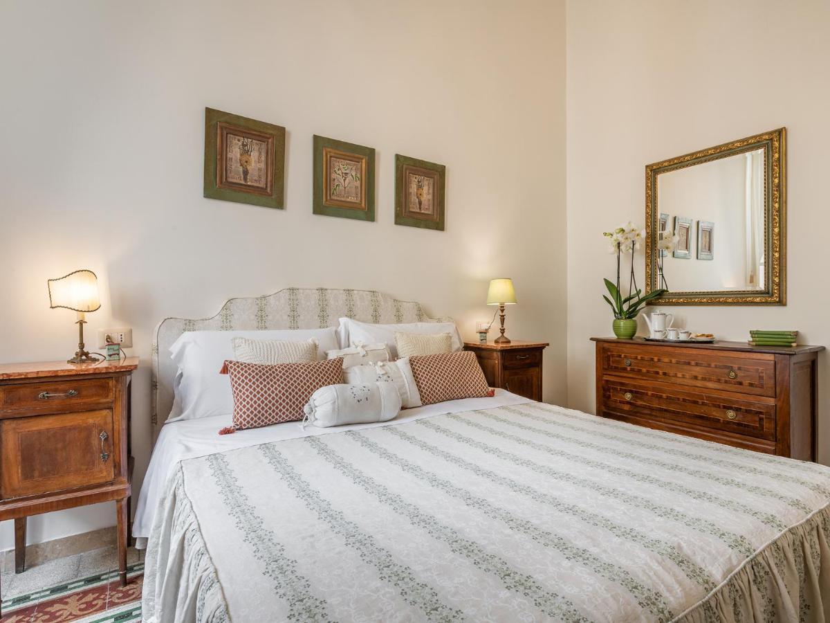 Palazzo Santa Caterina Bed & Breakfast Dorgali Exterior photo