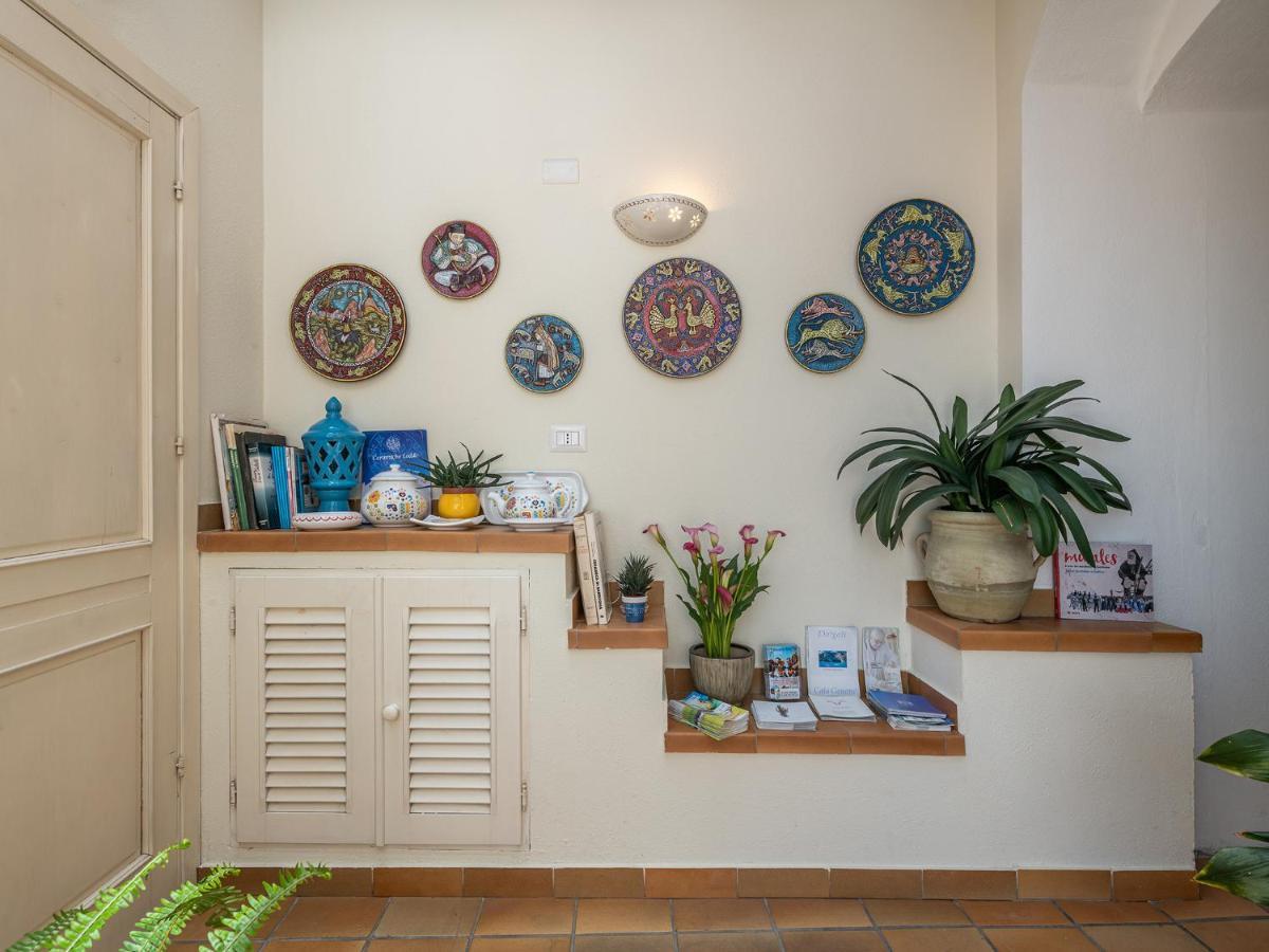 Palazzo Santa Caterina Bed & Breakfast Dorgali Exterior photo