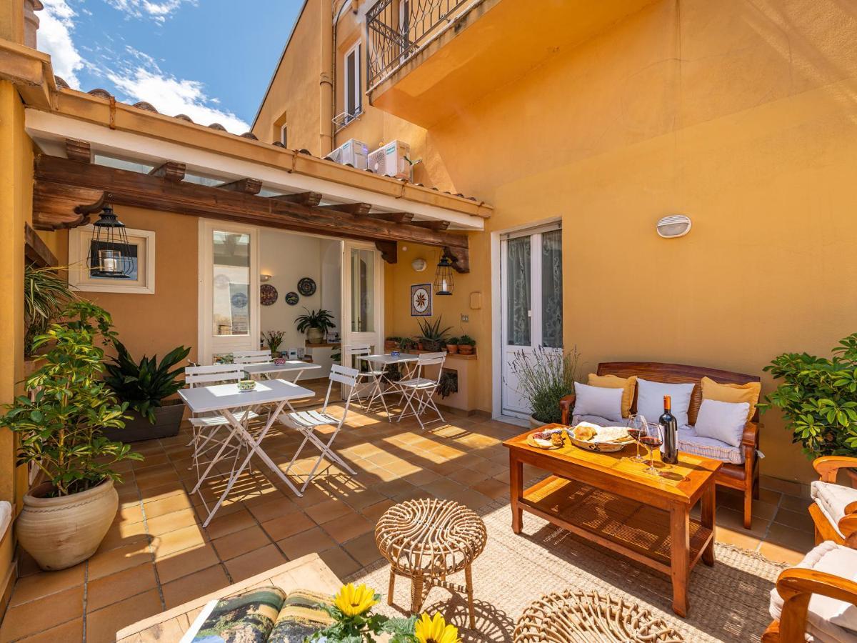 Palazzo Santa Caterina Bed & Breakfast Dorgali Exterior photo